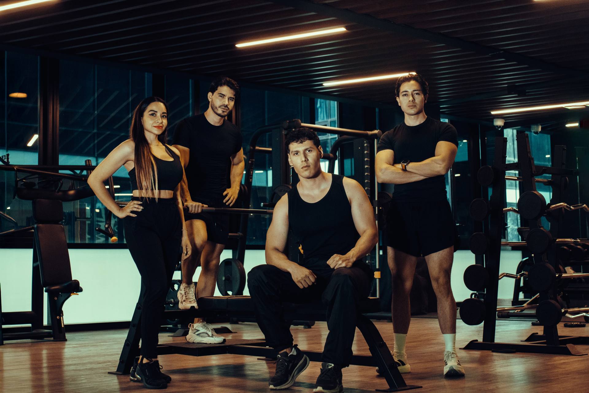 El equipo de Be Real Be Fit entrenando en el gimnasio